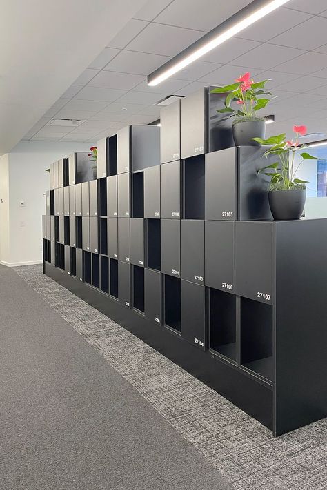 Bank of Beautiful Office Lockers Small Business Office Design, Locker Design Ideas, Office Locker Room, Modern Locker Room Design, Locker Office Design, Smart Office Design, University Locker Hallway, Break Room Design, Staff Lockers