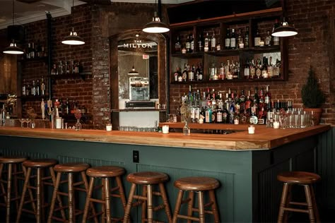 Sims 4 Restaurant Ideas, Speakeasy Decor, New York Journal, Pub Ideas, Restaurants In New York City, Pub Shed, Cozy Bar, New York Bar, Pub Interior