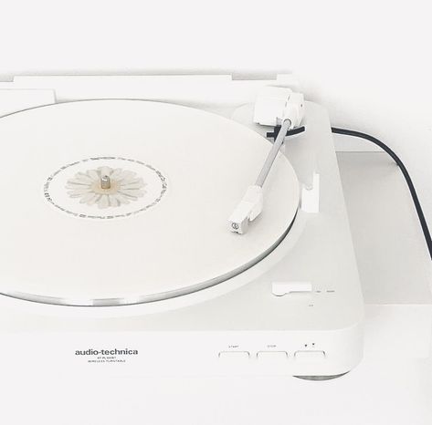 white record player White Record Player, Insta Highlights, Record Player, Music Instruments, Room Decor, Electronic Products, White, Record Players