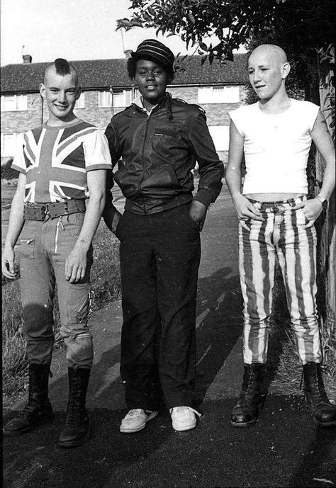 1970s Punk, Punk Style Men, Ska Music, Anarcho Punk, Skinhead Fashion, British Punk, Ska Punk, 80s Punk, Youth Subcultures