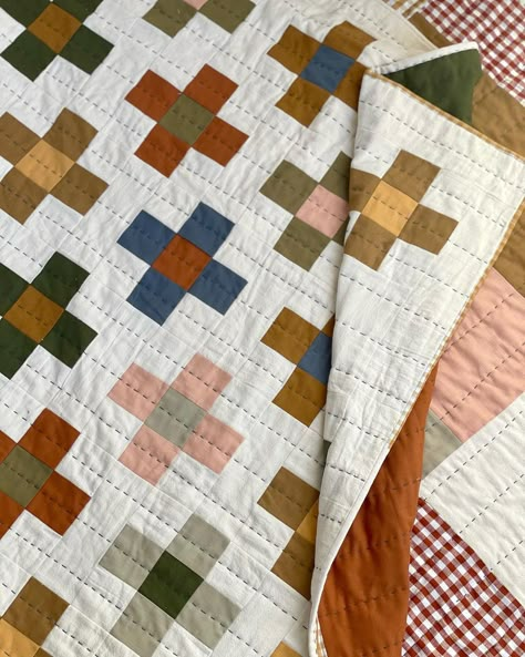 Quilt For Boys, 16 Patch Quilt, Quilt Fabric Bundles, Quilt Blocks Easy, Quilting 101, 9 Patch Quilt, Cross Quilt, Hand Stitches, Homemade Quilts