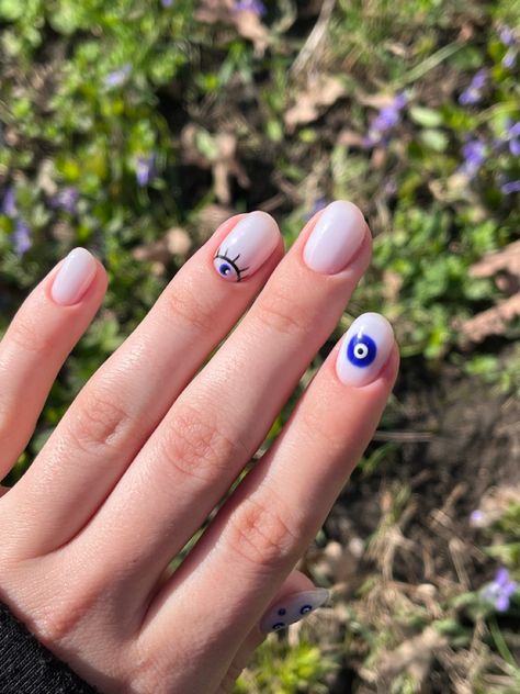 Short Gel Nail Designs Evil Eye, Nail Art With Evil Eye, Nail Art Evil Eye Design, Third Eye Nails Acrylic, Evil Eye Nail Designs For Short Nails, Evil Eye Almond Acrylic Nails, Natural Evil Eye Nails, Short Nail Evil Eye, The Evil Eye Nails