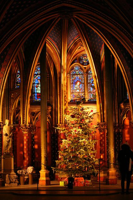 Christmas in Paris ~ Isabela Carrari Joyful Mysteries, Sainte Chapelle Paris, Christmas Church, Christmas Around The World, I Love Paris, Love Paris, I Love Christmas, Holy Night, Christmas Love