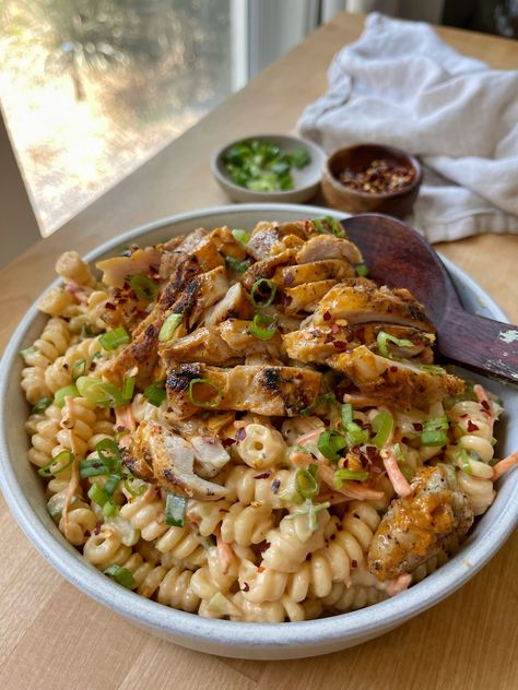 Buffalo Chicken Pasta Salad - onebalancedlife.com Pasta With Salad Recipes, Pasta Recipes Summer, Pasta Salads Healthy, Mason Jar Pasta Recipes, Pasta Bowl Recipes, Cost Efficient Meals, Summer Chicken Pasta Salad, Pasta Salad Recipes With Chicken, Easy Packed Lunches For Work