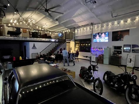 Garage Hangout And Workshop, Shop With Hangout Area, Garage Loft Gym, Barndominium Garage Apartment, Big Garage House, Big Garage Ideas, Barndominium Garage Ideas, Garage Kitchen Ideas, Ultimate Garage Workshop