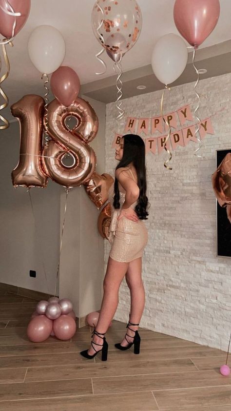 Cute Decor For Birthday, Birthday Decor Rose Gold, Rose Gold Theme Party Decorations, 18th Outfit Ideas Birthday Parties, Rose Gold Balloons Party Ideas, 18th Birthday Rose Gold Theme, Eighteenth Birthday Party Ideas, 18th Birthday Inspo Outfits, 18th Birthday Party Ideas Decoration Rose Gold