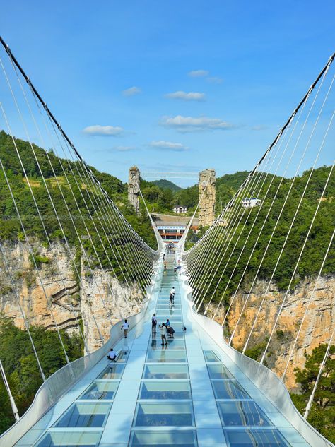 Zhangjiajie Grand Canyon Glass Bridge
https://www.westchinago.com/zhangjiajie-glass-bridge.html
info@westchinago.com
#zhangjiajie #tour #glassbridge #travel Zhangjiajie Glass Bridge, China Glass Bridge, Glass Bridge China, China Zhangjiajie, China Bridge, Oversized Hoodie Outfit, Glass Bridge, Zhangjiajie, Construction Safety