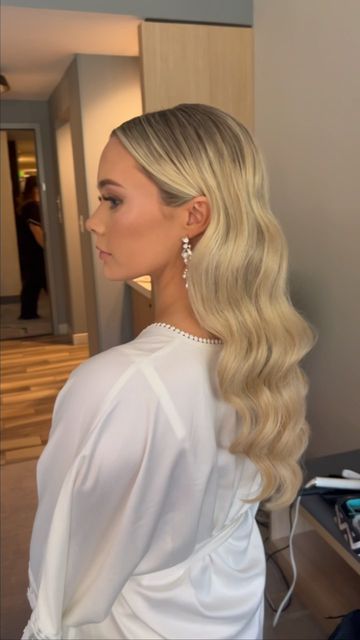 Boston Bridal Hairstylist on Instagram: "Want to wear a soft wave but don’t want extensions? Your hair type needs to be able to hold a curl! Keep this in mind in you love this type of style. Love? Don’t forget to SAVE for Later Makeup by @jmv_makeup_studio on the beautiful @haleymckenna_" Long Curls Bridal Hair, Veil Long Hair Down, Hairstyles For Strapless Dresses Prom, Bridal Hair Blonde Long, Wedding Hair Front Pulled Back, Wedding Long Blonde Hair, Strapless Formal Dress Hairstyles, Pinned Curled Hair, Curled Bridal Hair Down With Veil