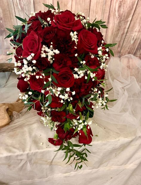 Red Rose Bridal Bouquet, Red Rose Bouquet Wedding, Red Bridal Bouquet, Cascading Bridal Bouquets, Red Wedding Theme, Cascading Wedding Bouquets, Red Bouquet Wedding, Red Rose Wedding, Rose Bridal Bouquet