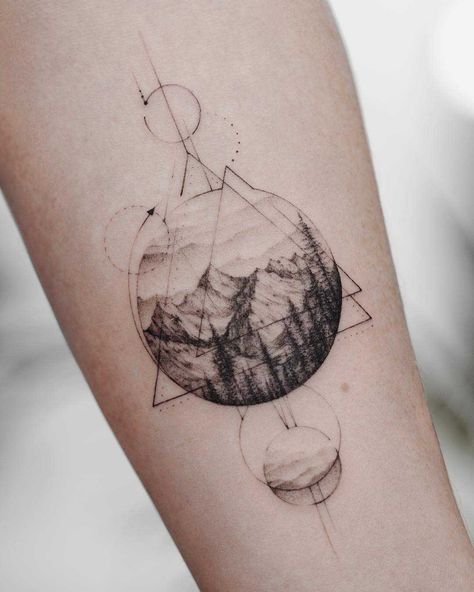 Tattoo Berge, Drawing Hatching, Angels Tattoo, Drum Tattoo, Mount Mckinley, Geometric Mountain Tattoo, Geometric Collage, Triangle Tattoos, Landscape Tattoo