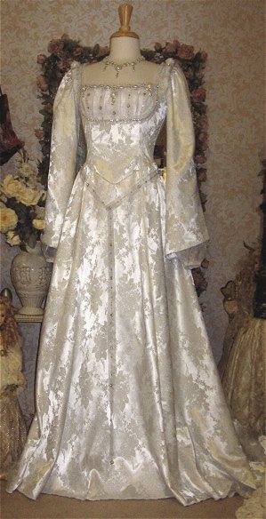 Sari Wedding, Medieval Princess, Princess Wedding Gown, Princess Wedding, Historical Dresses, House Of The Dragon, Historical Fashion, The Dragon, Wedding Gown