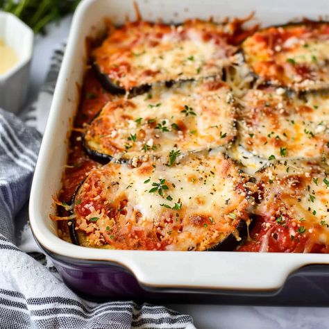 Easy Steps to Make Baked Eggplant Parmesan Eggplant Parmesan Recipes, Eggplant Parmesan Easy, Best Eggplant Parmesan Recipe, Crispy Baked Eggplant, Baked Eggplant Recipes, Baked Eggplant Slices, Ways To Cook Eggplant, Baked Eggplant Parmesan, Eggplant Recipes Easy