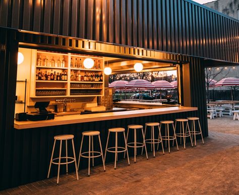 Summer Mecca Parson’s Chicken & Fish Unleashes its Massive Expansion in Logan - Eater Chicago Mini Restaurant Design, Mini Restaurant, Chicken Bar, Bistro Interior, Corner Restaurant, Container Coffee Shop, Street Food Design, Juice Bar Design, Chicken Restaurant