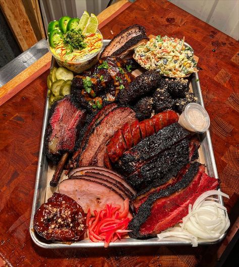 Barbecue Party Food, Satisfying Pics, Bbq Platter, 2023 Vacation, Cooking Outside, Meat Diet, Bbq Restaurant, Barbecue Party, Food Babe