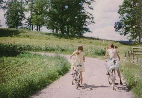 I used to love to ride my bike in the country and now my grandchildren love it just as much!.. Girls Riding Bikes, Era Victoria, Riding Bikes, Cycle Chic, No Bad Days, Dirt Road, Summer Dream, How To Pose, 인물 사진