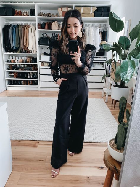 20 Festive Holiday Outfit Ideas - Crystalin Marie Holiday Cocktail Party Outfit, Holiday Party Outfit Ideas, Crystalin Marie, Holiday Outfit Ideas, Black Pants Outfit, Cocktail Party Outfit, Festive Outfits, Party Outfit Ideas, Holiday Cocktail Party