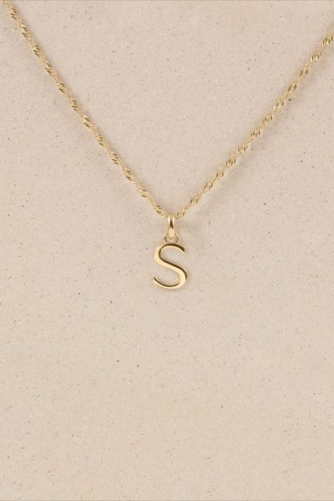 S Necklace Initial, Letter Pendent, Gold Letter Pendants, Letter Necklace Initials, Dove Cameron Style, Gold Initial Pendant, Initial S, S Necklace, Expensive Jewelry Luxury