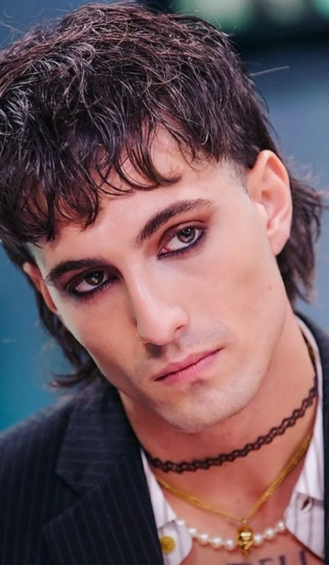 Punk Makeup Men, 80s Punk Makeup, 80s Rock Makeup, Punk Rock Makeup, Masc Makeup, Mens Makeup, Guy Liner, Men Makeup, Rock Makeup