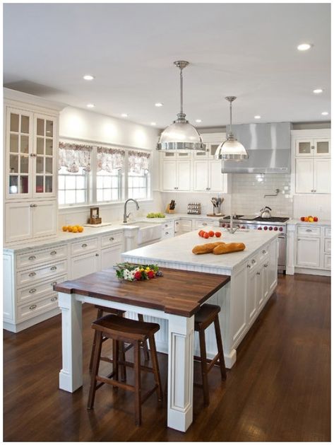 Kitchen Island With Cooktop, Kitchen New York, Custom Kitchens Design, Kabinet Dapur, Kitchen Island With Seating, Kitchen Designs Layout, Kitchen Island Design, Dream Kitchens, Trendy Kitchen