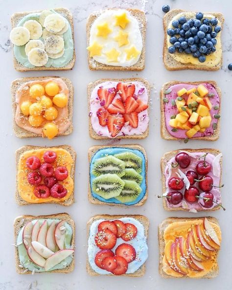 Yogurt griego Different Types Of Food, Healthy Toast, Resep Smoothie, Resep Diet, Toast Toppings, Makanan Diet, Breakfast Toast, Idee Pasto Sano, Toast Recipes