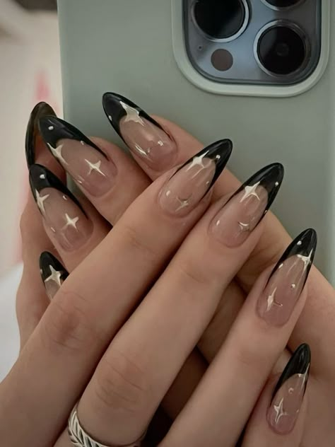 Nail Black Design Simple, Elegant Nail Designs Black, Black And Chrome Star Nails, Nail Inspiration Black And White, Black Nail Gel Designs, Black And White Nails Elegant, Black Nails Inspo Elegant, Simple Black Design Nails, Starry Nail Art