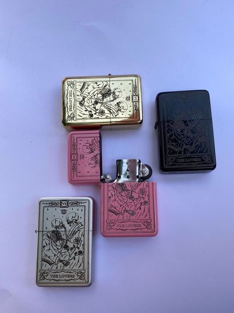 Cute Candle Lighters, Cool Lighter Aesthetic, Matching Lighters, Cute Lighters, Pretty Lighters, Tarot Card Painting, Aesthetic Lighter, Flip Lighter, Lighter Ideas