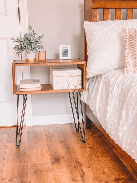 Easy DIY Nightstand How To Build Night Stands, How To Make Night Stands, Diy Easy Nightstand, Build A Nightstand Easy Diy, Easy Night Stand Diy, How To Make A Night Stand, Diy Floating Side Table, Diy Nightstand Ideas Easy, Easy Bedroom Diy