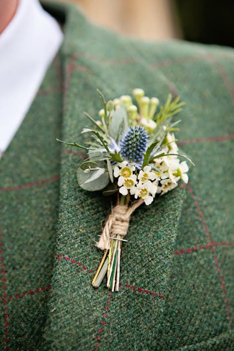 On a tweed jacket... Wedding Buttonholes, Best Wedding Suits, Button Holes Wedding, Wedding Flower Ideas, Flowers And Greenery, Suits Men, Boutonniere Wedding, Wildflower Wedding, Button Holes