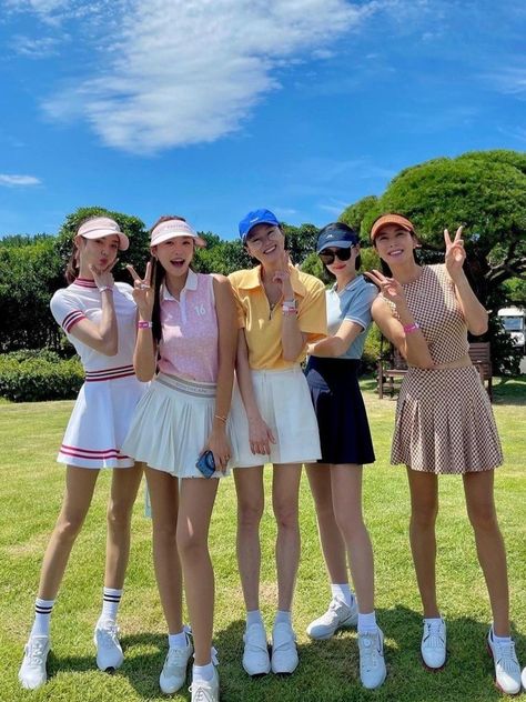 Korean Golf Fashion, Cute Golf Outfits Women Summer, Tennis Outfits Aesthetic, Tenniscore Outfit, Tenis Outfits Sport, Golf Aesthetic Outfit, Women’s Golf Attire, Sports Attire For Women, Sport Outfits Women Casual