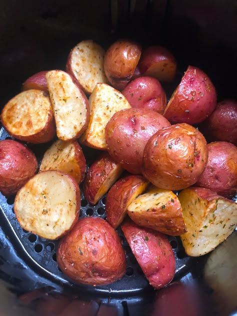 Air Fryer Red Potatoes Red Potato’s In Air Fryer, Air Fryer Roasted Red Potatoes Recipes, Air Fry Small Red Potatoes, Air Fried Red Potatoes Recipe, Red Potatoes Air Fryer Recipes, Red Skin Potatoes Air Fryer, Air Fryer French Fries Homemade Red Potatoes, Mini Red Potatoes Air Fryer, Red Potato In Air Fryer