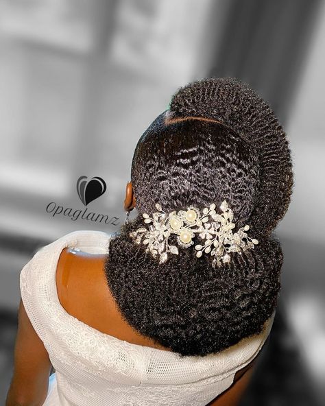 Natural Updo Hairstyles For Black Women Wedding, Bridal Hairstyles With Natural Hair, Brides With Natural Hair, Natural Hair Styles For Brides, Goddess Knotless Braids With Color, Shuku Ghana Weaving Hairstyles, Afro Bridal Hairstyles, Natural Hair Styles For Wedding, Natural Hair Bridal Hairstyles