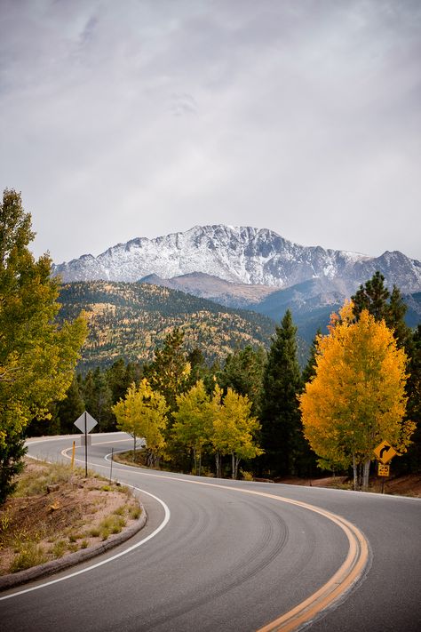 Pikes Peak Photography, Pikes Peak Colorado Pictures, Pikes Peak Wallpaper, Pikes Peak Colorado Photography, Colorado Springs Aesthetic, Seasons Drawing, Basement Art, Colorado Photos, Things To Do In Colorado