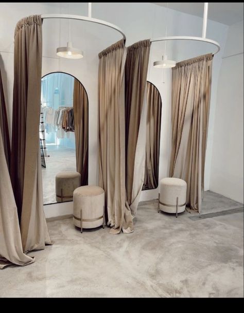 Dressing Room Store Boutiques, Dressing Room Design For Boutique, Dressing Rooms Boutique, Diy Fitting Room Boutique, Fitting Rooms Ideas Boutique, Clothing Store Interior Design Boutiques, Interior Design Boutique Clothing, Dresses Boutique Decor, Round Fitting Room