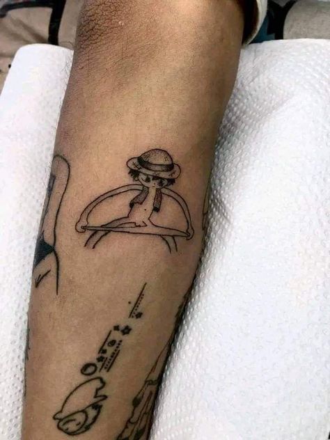 Anime Elbow Tattoo, One Piece Tattoo Minimalist, Luffy Tattoo, Anime Tats, Independent Tattoo, Pop Culture Tattoos, Cartoon Tattoo Ideas, Tattoo Over Scar, Culture Tattoos