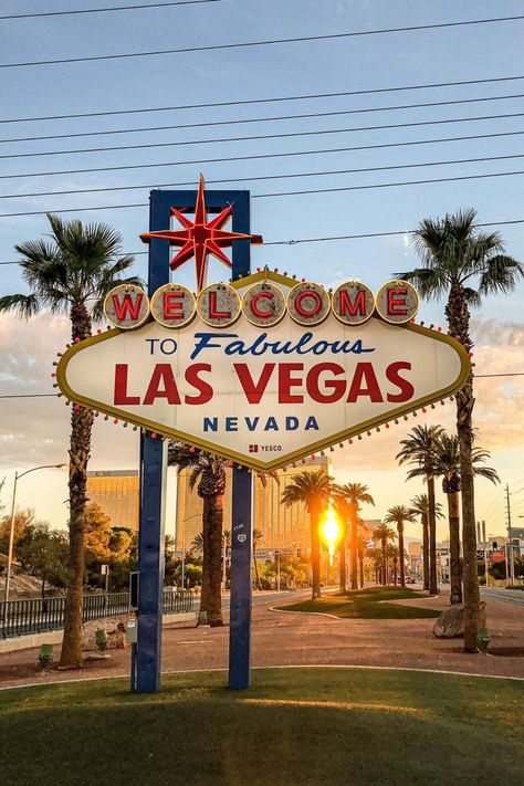 America Las Vegas, Travel To Las Vegas, Vegas Vibes Aesthetic, Nevada Las Vegas, Las Vegas Vision Board, Vegas Vision Board, Las Vegas Nevada Aesthetic, Las Vegas Sign Aesthetic, Las Vegas Casino Aesthetic