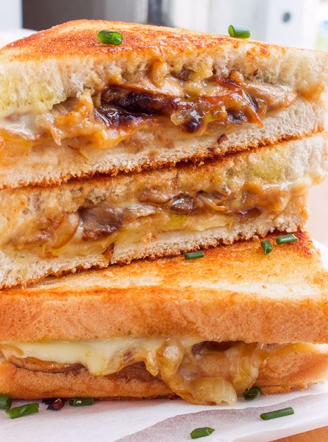 Easy grilled cheese sandwich Homemade Stromboli, Onion Grilled Cheese, Easy Grilled Cheese, Caramelized Onions And Mushrooms, Crisp Salad, Caramelized Onions Recipe, Ultimate Grilled Cheese, Chicken Lunch Recipes, Gourmet Grilled Cheese