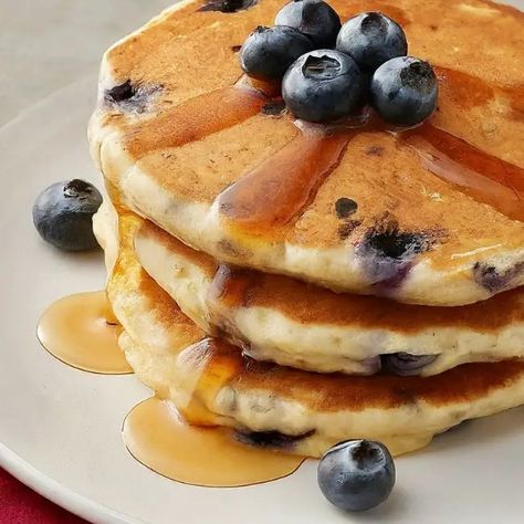 Healthy Sugar Free Blueberry Pancakes Healthy Blueberry Pancakes, Sugar Free Pancake Syrup, Sugar Free Pancakes, Keto Flour, Pancakes From Scratch, Blueberry Syrup, Pancake Syrup, Dried Blueberries, Homemade Pancakes