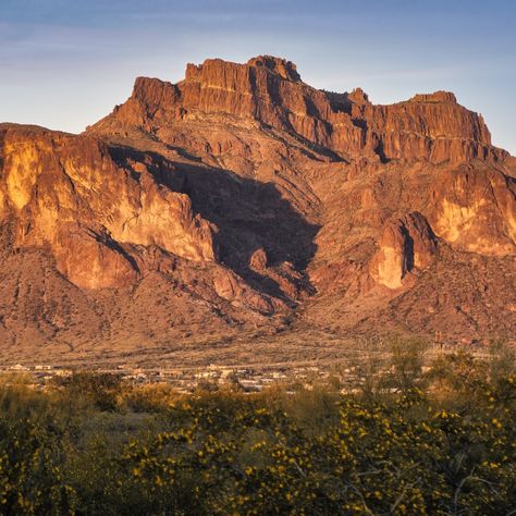 ABC15 Arizona on Twitter: "SO COOL! A few days each year, the shadow of a cougar chasing its prey appears on the Superstition Mountains. Thanks to Sabine Thompson for sharing this with us! #abc15… https://t.co/wzYpjEHpDh" Apache Junction Arizona, Arizona Nature, Apache Junction, Superstition Mountains, Go Hiking, America The Beautiful, The Shadow, New Tricks, Must Read