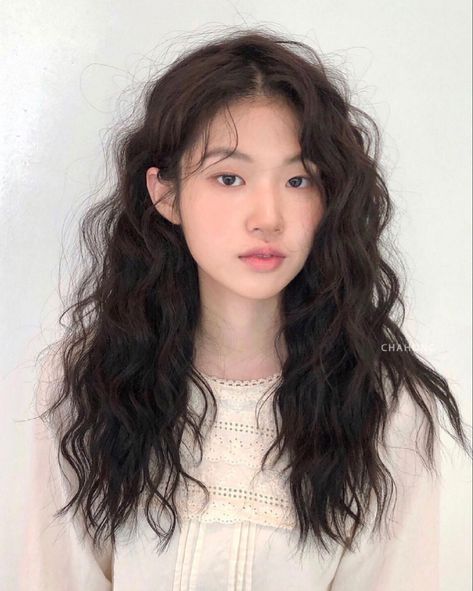 Asian Hair Perm, Curly Asian Hair, Korean Wavy Hair, Long Hair Perm, Layered Curly Hair, Hippie Hair, Wavy Haircuts, Hair Up Styles, Hair Stylist Life