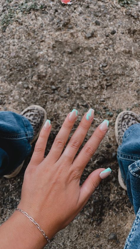 Nails 2023 Trends Country, Short Teal French Tip Acrylic Nails, Square Country Nails, Western Nail Ideas Turquoise, Koe Wetzel Concert Nails, Teal And White Nail Designs, Summer Back To School Nails, Subtle Western Nails, Western Nails Acrylic Short