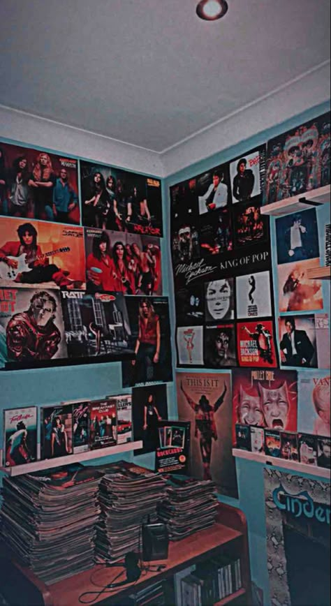 Oldies Room Ideas, 80s Rock Room Ideas, 80s Metal Room, 1980 Room, 80s Style Room, 1980s Room, 80s Themed Bedroom, Retro Room Ideas 1980s, 80s Aesthetic Bedroom