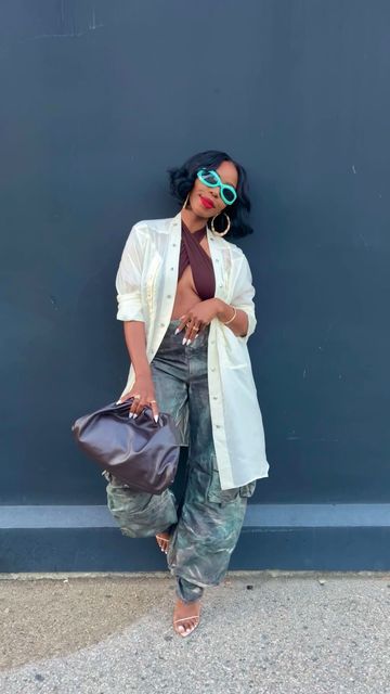 Baggy Chic Style, Jeans Skirts Outfits, Khalana Barfield, Kahlana Barfield Style, Instagram Fashion Post Ideas, Cargo Outfit Ideas, Tropical Outfit Ideas, Kahlana Barfield Brown, Kahlana Barfield