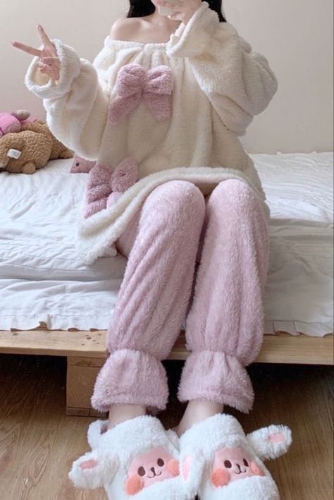 Cute Night Outfits, Outfits Dr, Cute Tomboy Outfits, Her Drawing, Night Suit For Women, Bunny Fashion, Cosy Outfit, Flannel Nightgown, School Homework