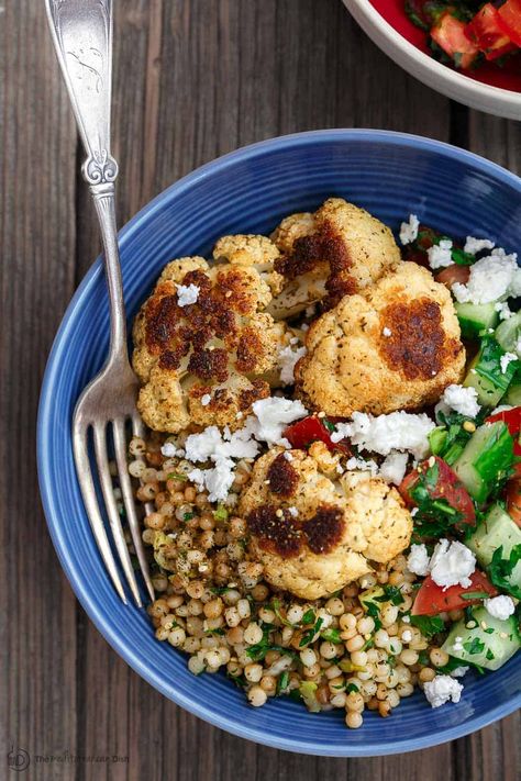 Easy Couscous Recipes, Parmesan Couscous, Herbed Couscous, Herb Couscous, Simple Couscous Recipes, Cauliflower Dinner, Couscous Dinner, Cauliflower Couscous, Chicken Couscous