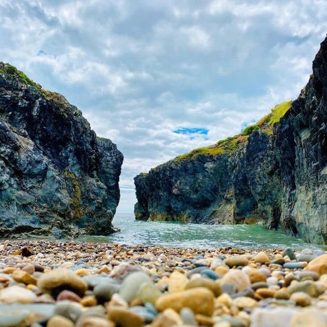 TOP 5 best beaches in Wicklow you NEED TO VISIT before you die Irish Beach, Ireland People, Backpacking Ireland, Ireland Culture, Ireland Weather, Ireland Hotels, Ireland Beach, Wicklow Ireland, Ireland Road Trip