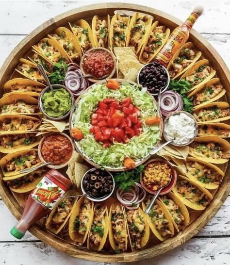 Fajita Charcuterie Board Ideas, Fajita Charcuterie Board, Charcuterie Board Ideas, Charcuterie Recipes, Charcuterie Boards, Fajitas, Board Ideas, Charcuterie Board, Game Day