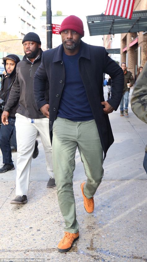 Idris Elba cuts laid back figure as he gifts fan with a selfie Idris Elba Style, Kingsman Suits, Leo Style, Red Sneakers Men, Orange Trainers, Black Swag, Physics Teacher, Idris Elba, Wear Red