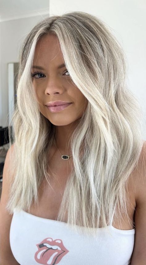 White Blonde With Money Piece, Fun Platinum Blonde Hair, Platinum Blonde Hair From Brown, Bright Blonde Hair Money Piece, Ashy Rooted Blonde, Light Root Smudge Blonde, White Blonde Balayage With Money Piece, Bright Dementional Blonde, Lived In White Blonde