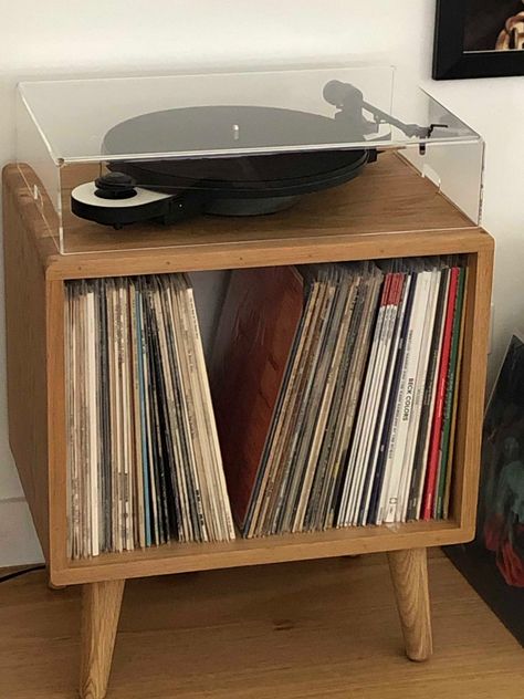 Apartment Vinyl Record Collection, Record Side Table, Small Record Table, Table For Record Player, Aesthetic Nightstand Ideas, Aesthetic Turntable, Vynil Record Shelf, Record Player Setup Small Space, Turntable Corner