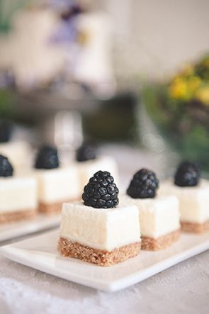 Baby Shower Cheesecake, Black And White Desserts, Blackberry Tarts, Cheesecake Minis, Cheesecake Bars Easy, Wedding Cheesecake, Blackberry Cheesecake, Cheesecake Bites Recipe, White Desserts